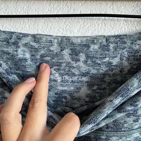 Athleta Elation Textured High-Rise 7/8 Tight Leggings Meadow Snowfall Blue M - Picture 11 of 13